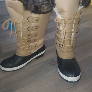 Women's winter boots size 6